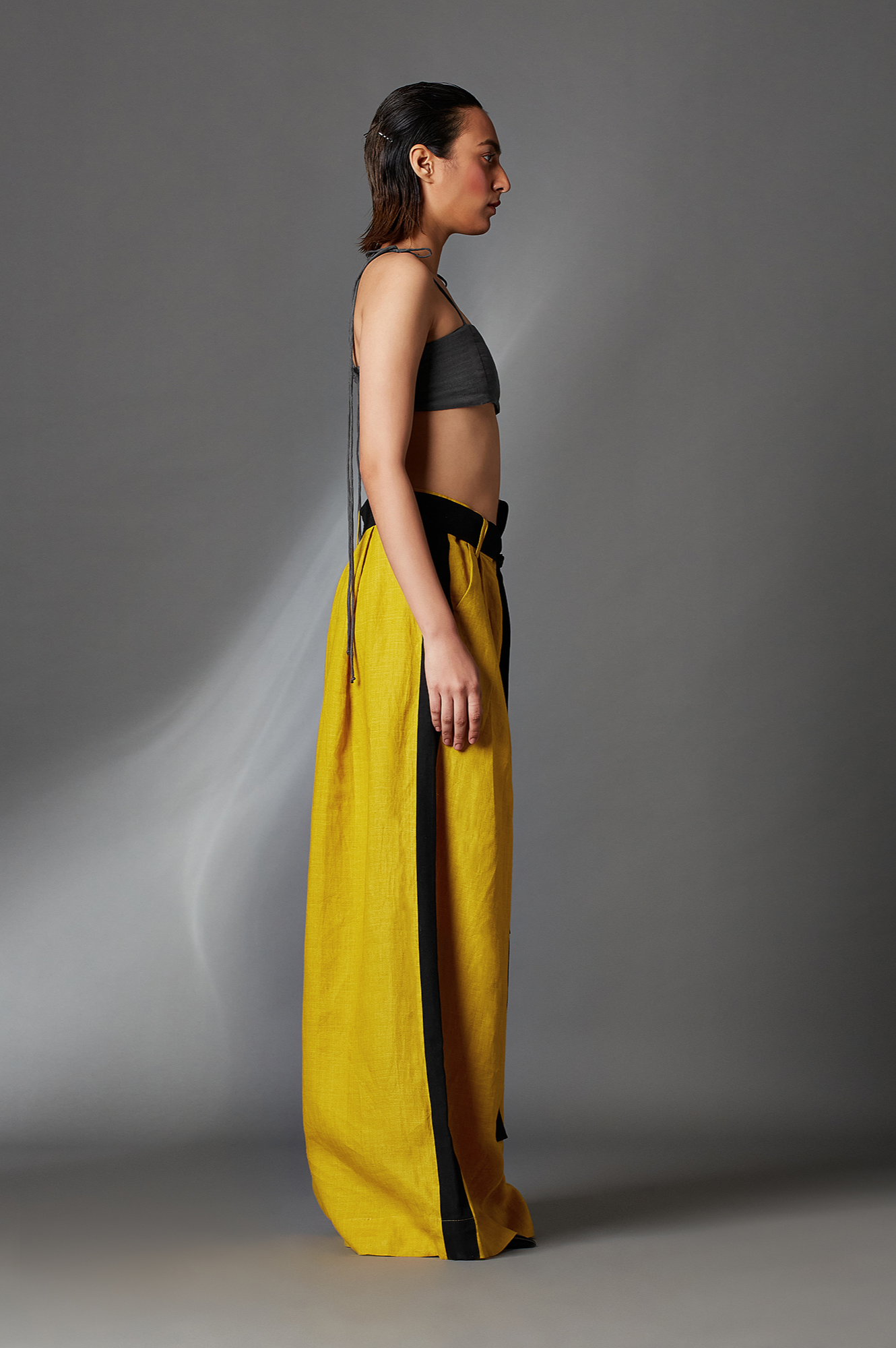 Aera Trousers in Mustard