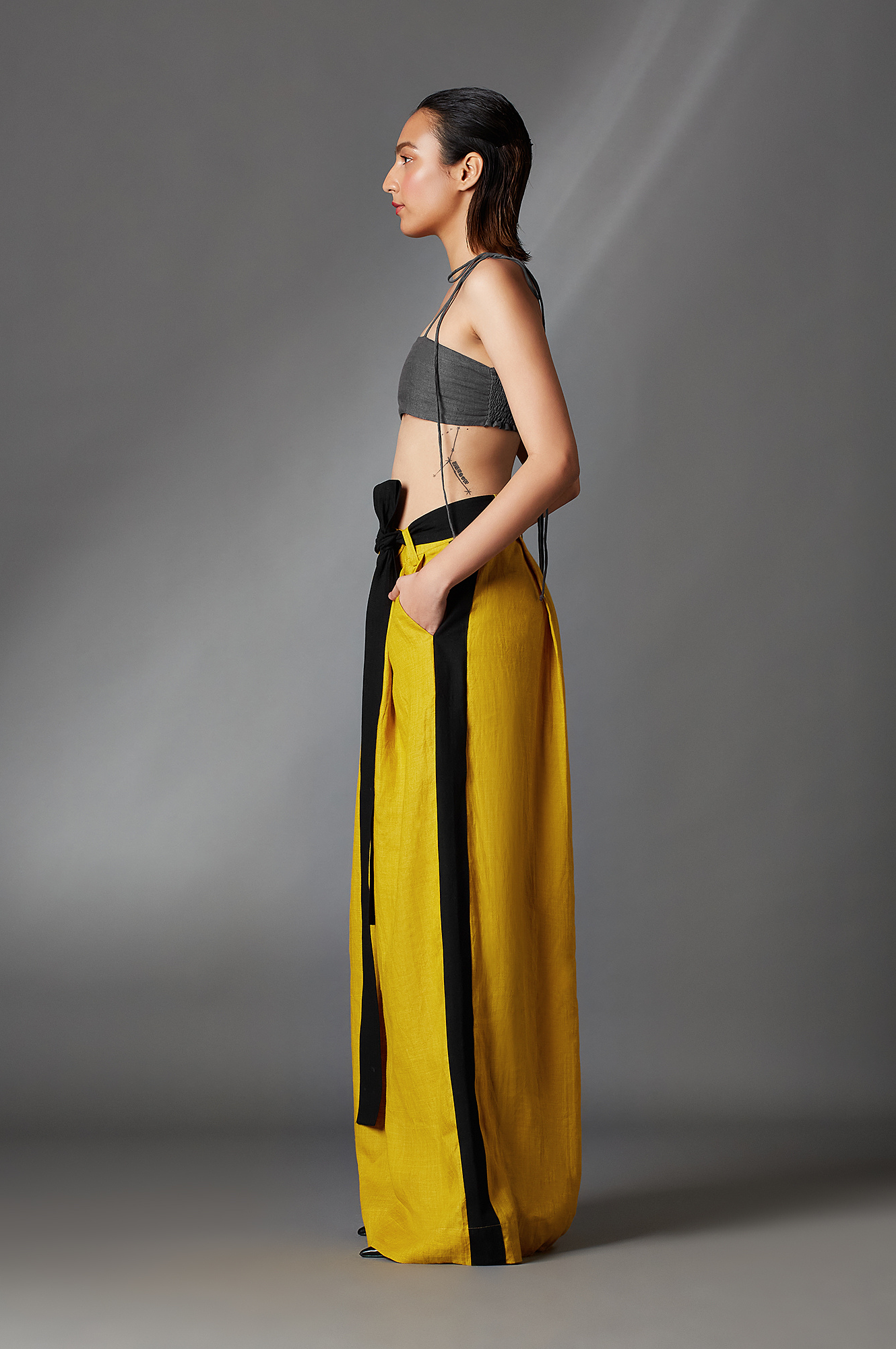 Aera Trousers in Mustard
