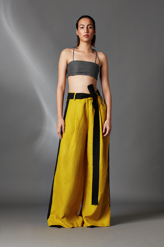 Aera Trousers in Mustard