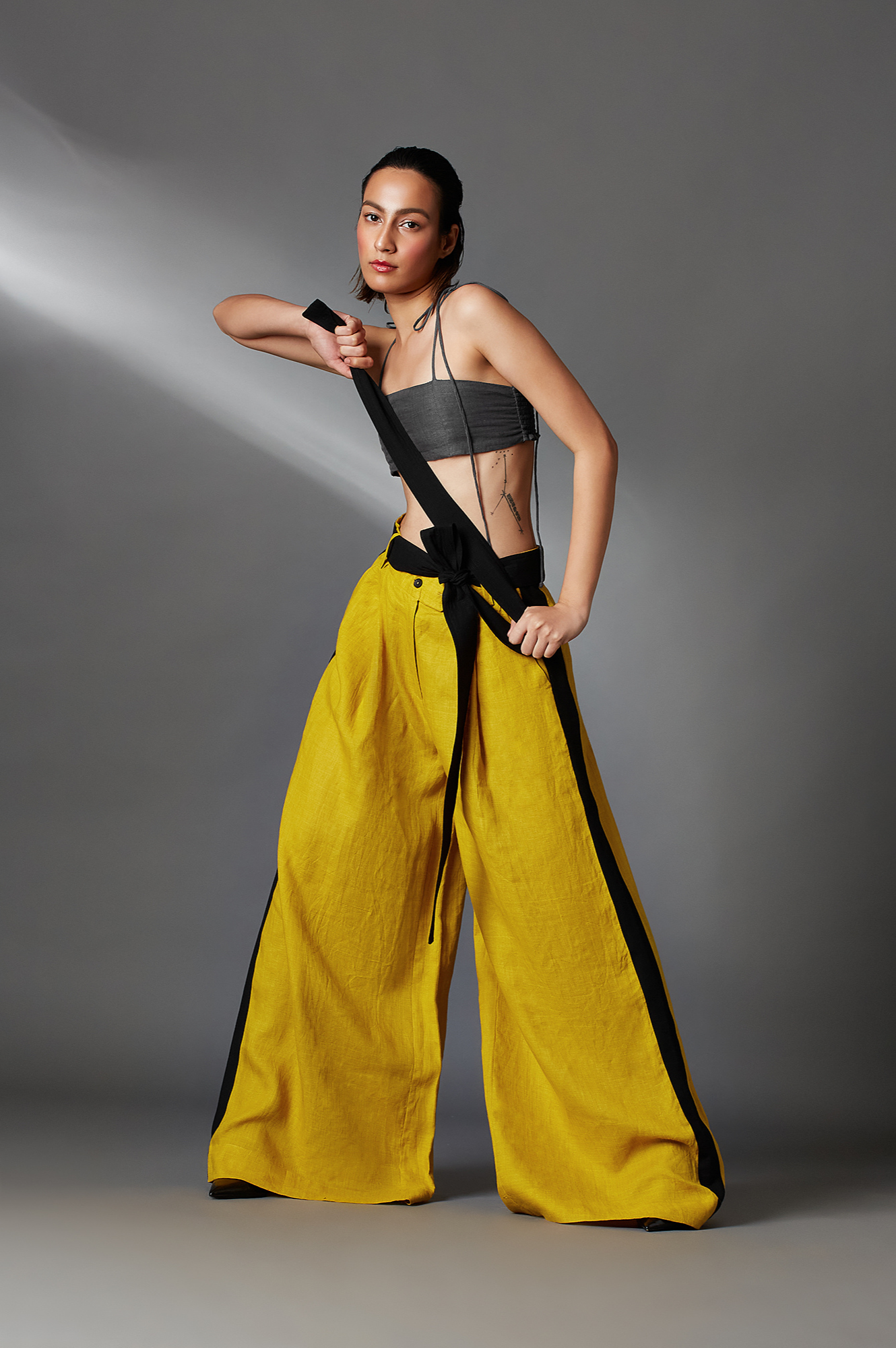 Aera Trousers in Mustard